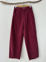 Load image in the gallery viewer,Calças baggy em bombazina BILBAU
