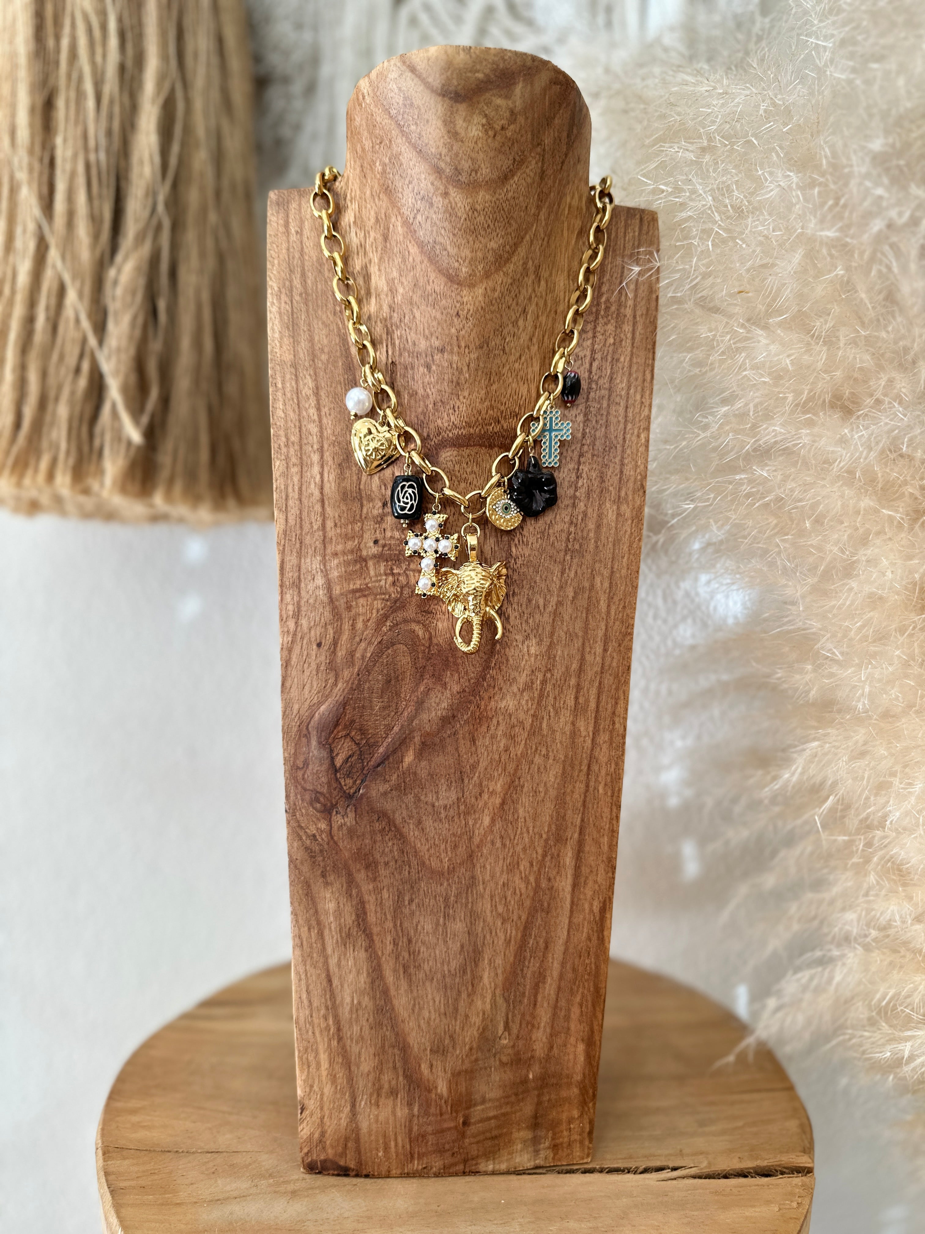 Colar curto KAKAPOSHI