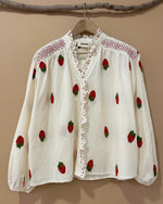 Load image in the gallery viewer,Camisa oversize bordada STRAWBERRY
