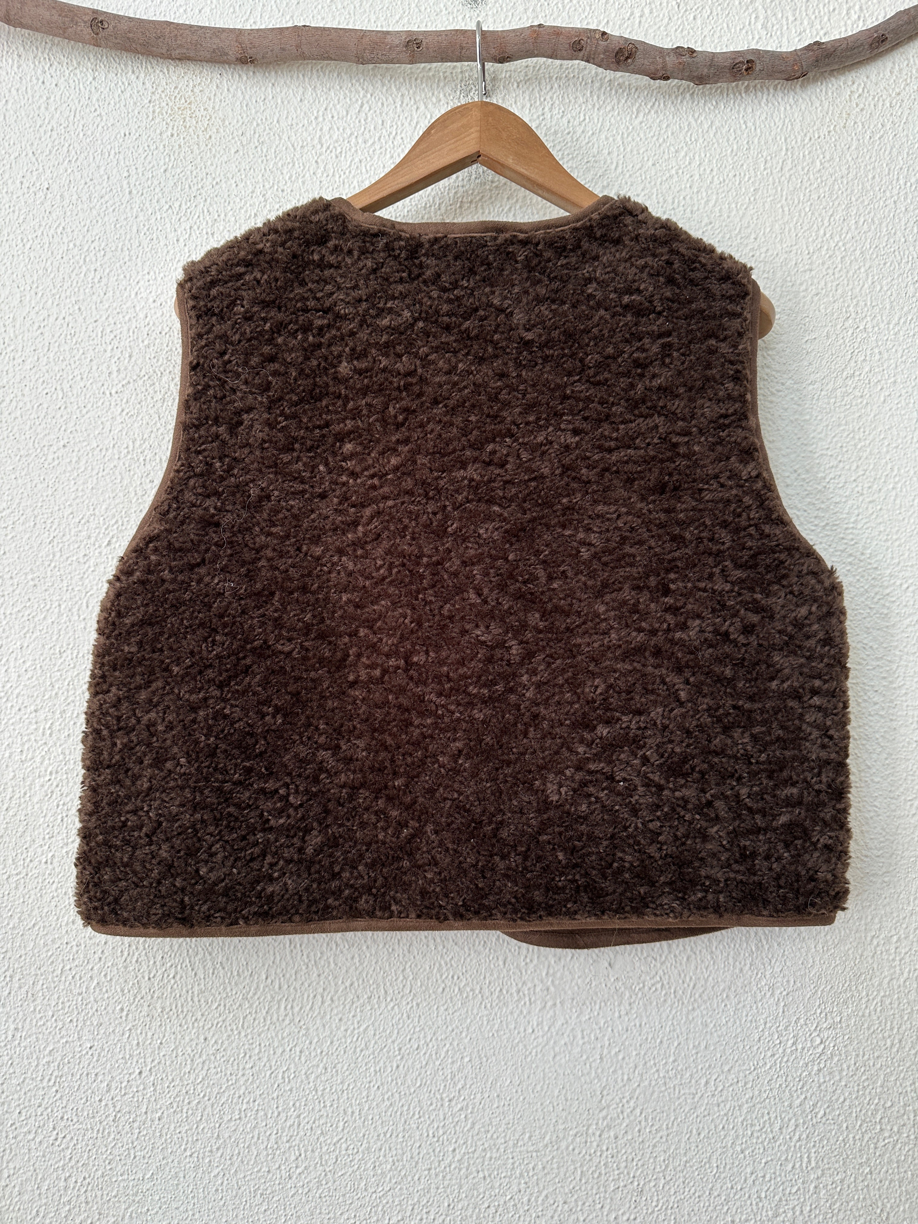 Colete de pelo encaracolado LAMB