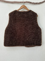 Load image in the gallery viewer,Colete de pelo encaracolado LAMB
