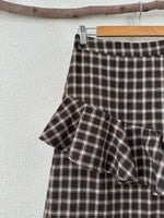 Load image in the gallery viewer,Saia em flanela c/ folhos CAROL
