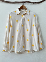 Load image in the gallery viewer,Camisa em algodão bordada SOLEIL
