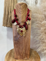 Load image in the gallery viewer,Colar curto VIENNA
