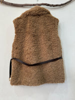 Carregar imagem no visualizador da galeria, Colete em imitação de pelo c/ forro e cinto KAZAN
