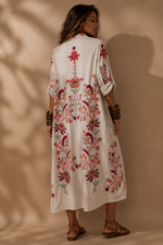 Chargez l'image dans la visionneuse de la galerie,Vestido camiseiro bordado c/ bolsos TANVI
