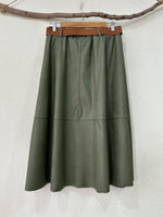 Load image in the gallery viewer,Saia em ecopele c/cinto RUTH
