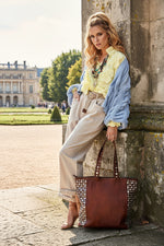 Cargue la imagen en el visor de la galería,Casaco em malha c/aplicações CORALIE
