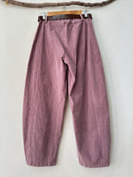 Carregar imagem no visualizador da galeria, Calças estilo baggy em microbombazina MUNICH
