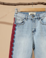 Load image in the gallery viewer,Calças denim bordadas SUNSHINE
