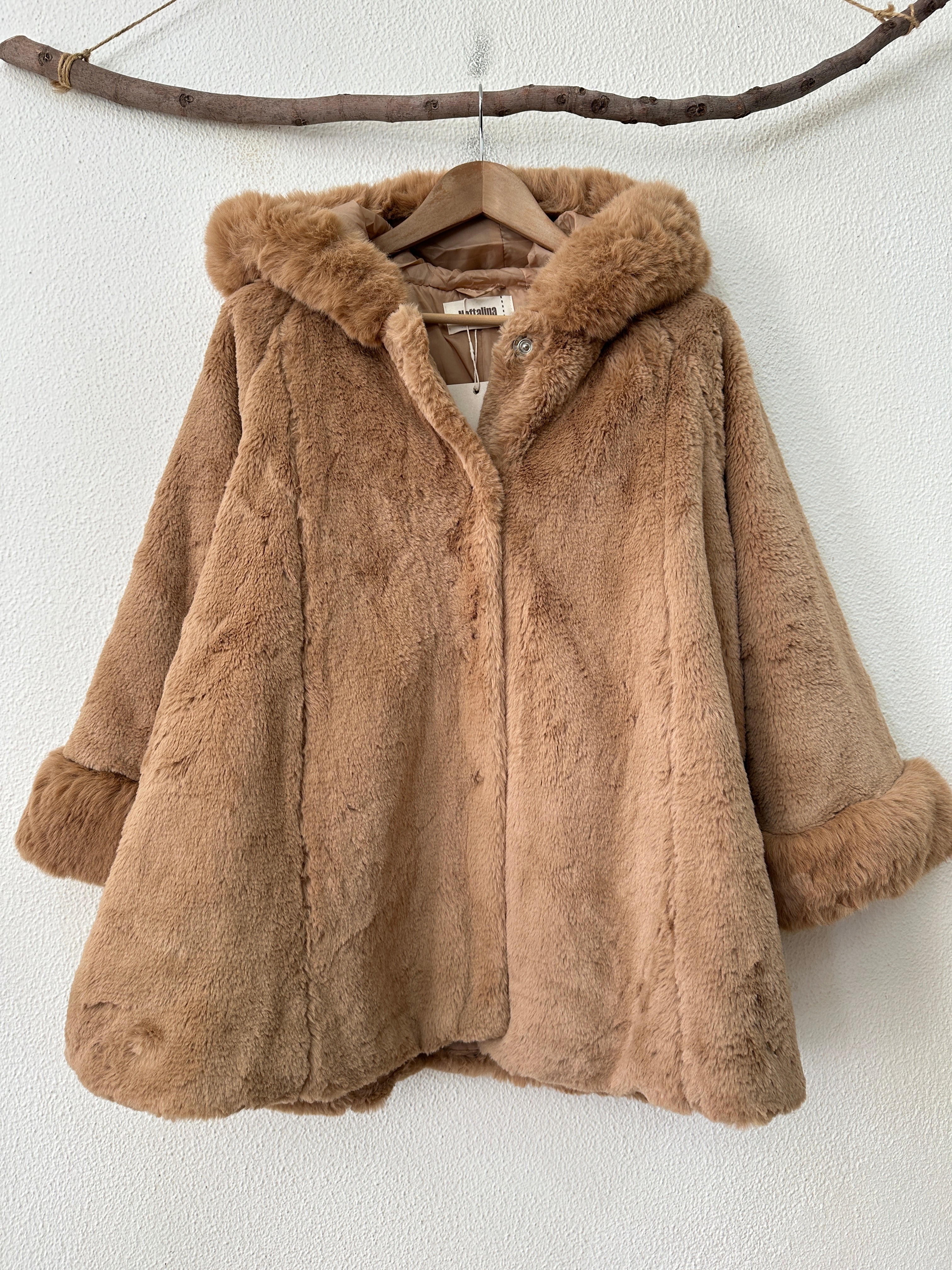 Casaco em imitação de pelo c/ capuz CIBELES