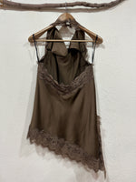 Carica l&#39;immagine nel visualizzatore della galleria,Top em cetim c/rendas e decote em halter SANDIE
