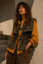 Load image in the gallery viewer,Camisa oversize c/ folho HONEY
