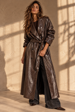 Carregar imagem no visualizador da galeria, Trenchcoat em ecopele c/ bolsos JOLENE
