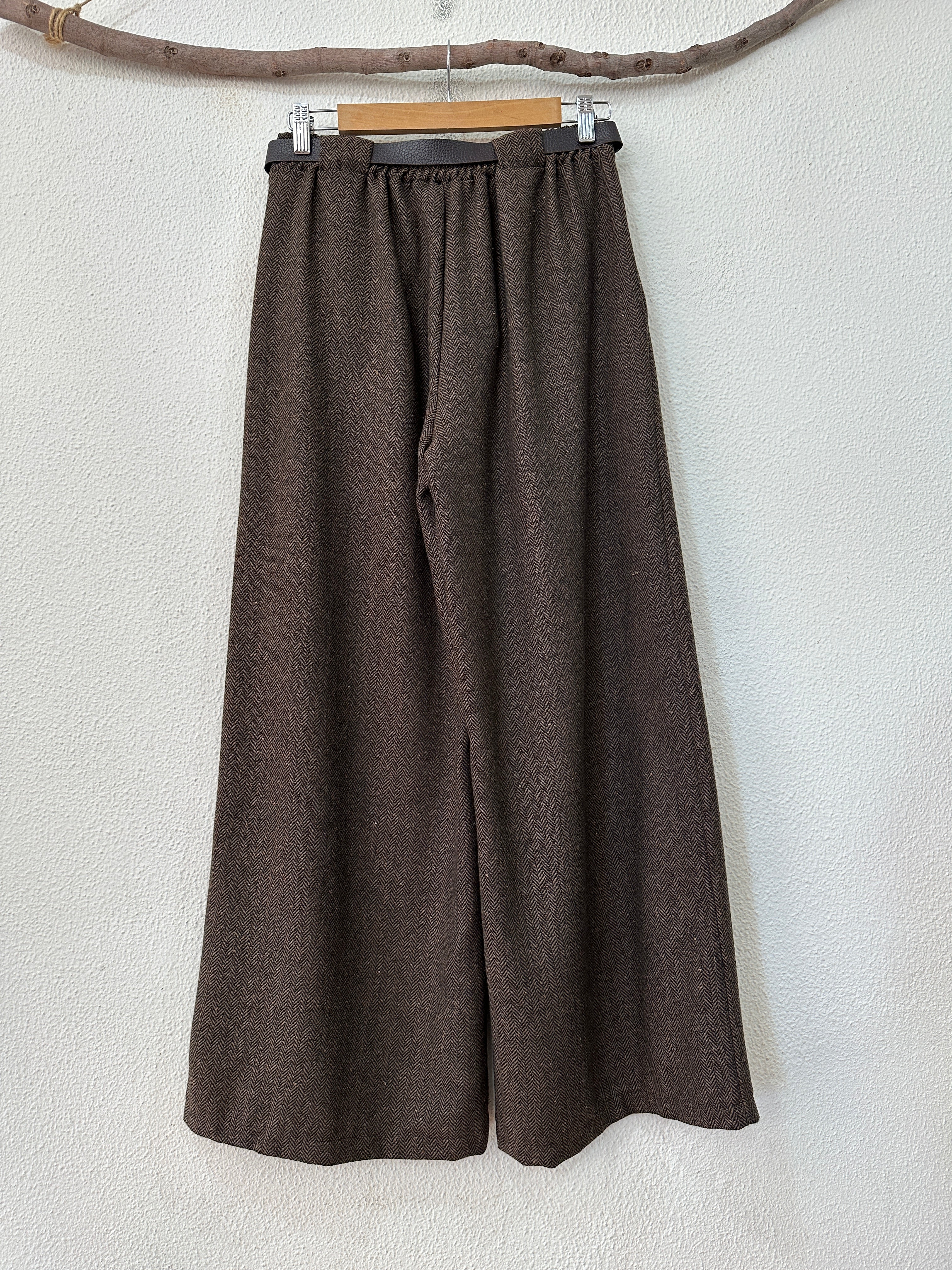 Pantalonas em fazenda espinhada c/cinto NAZAAR