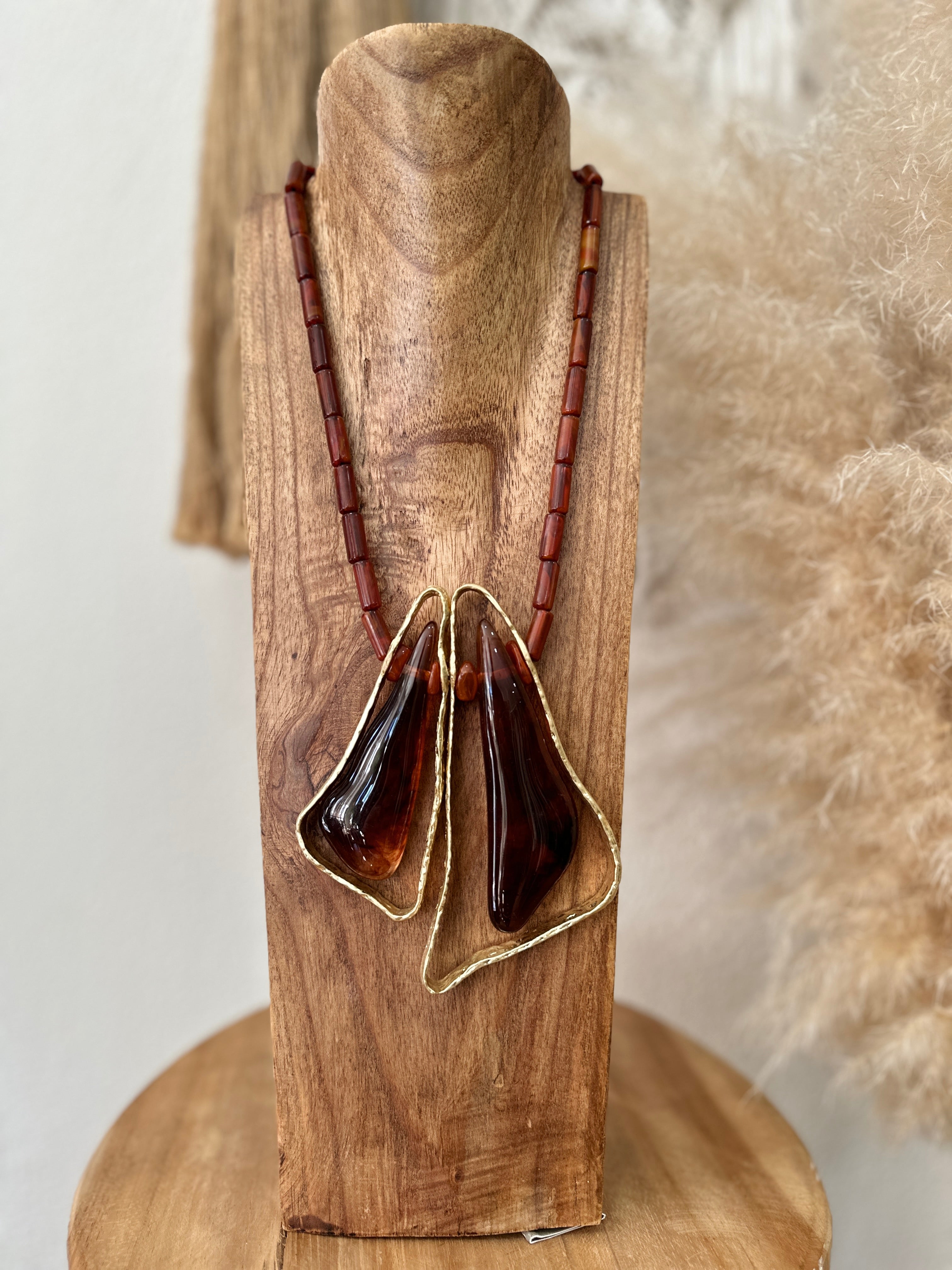 Colar em acrílico HATHOR