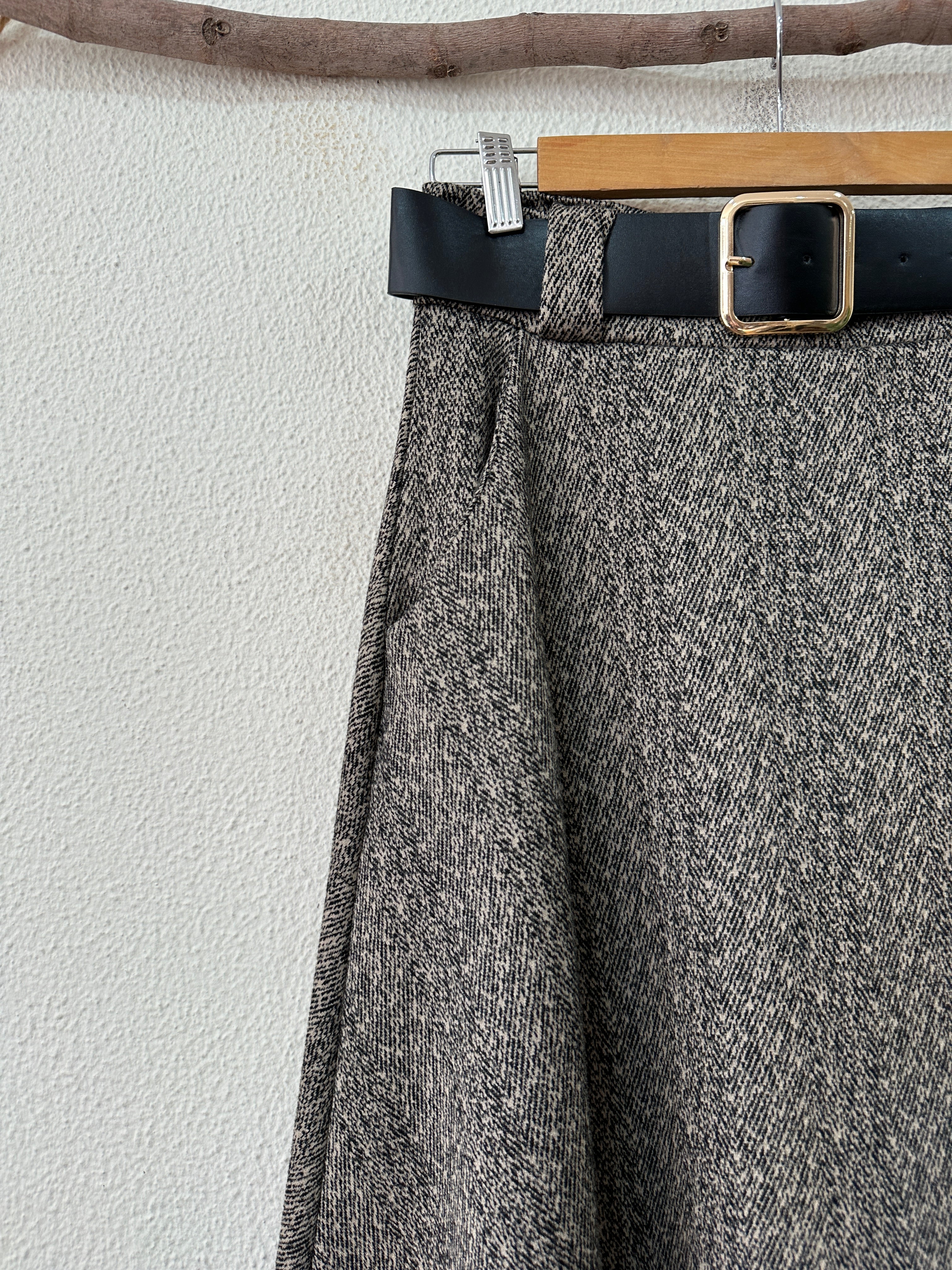 Saia em malha espinhada c/ bolsos DENISE