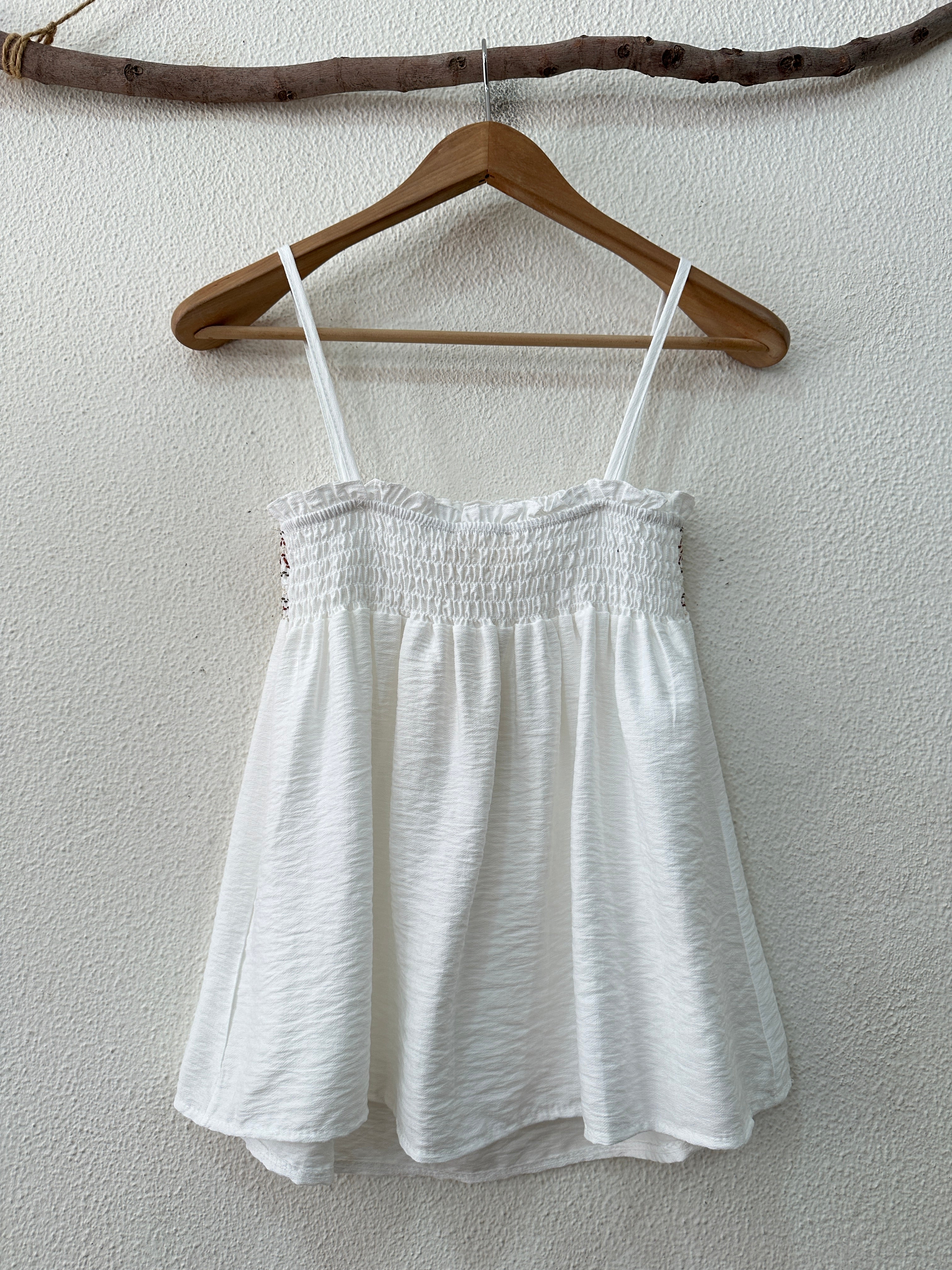 Top c/ elástico e bordados CAIRO