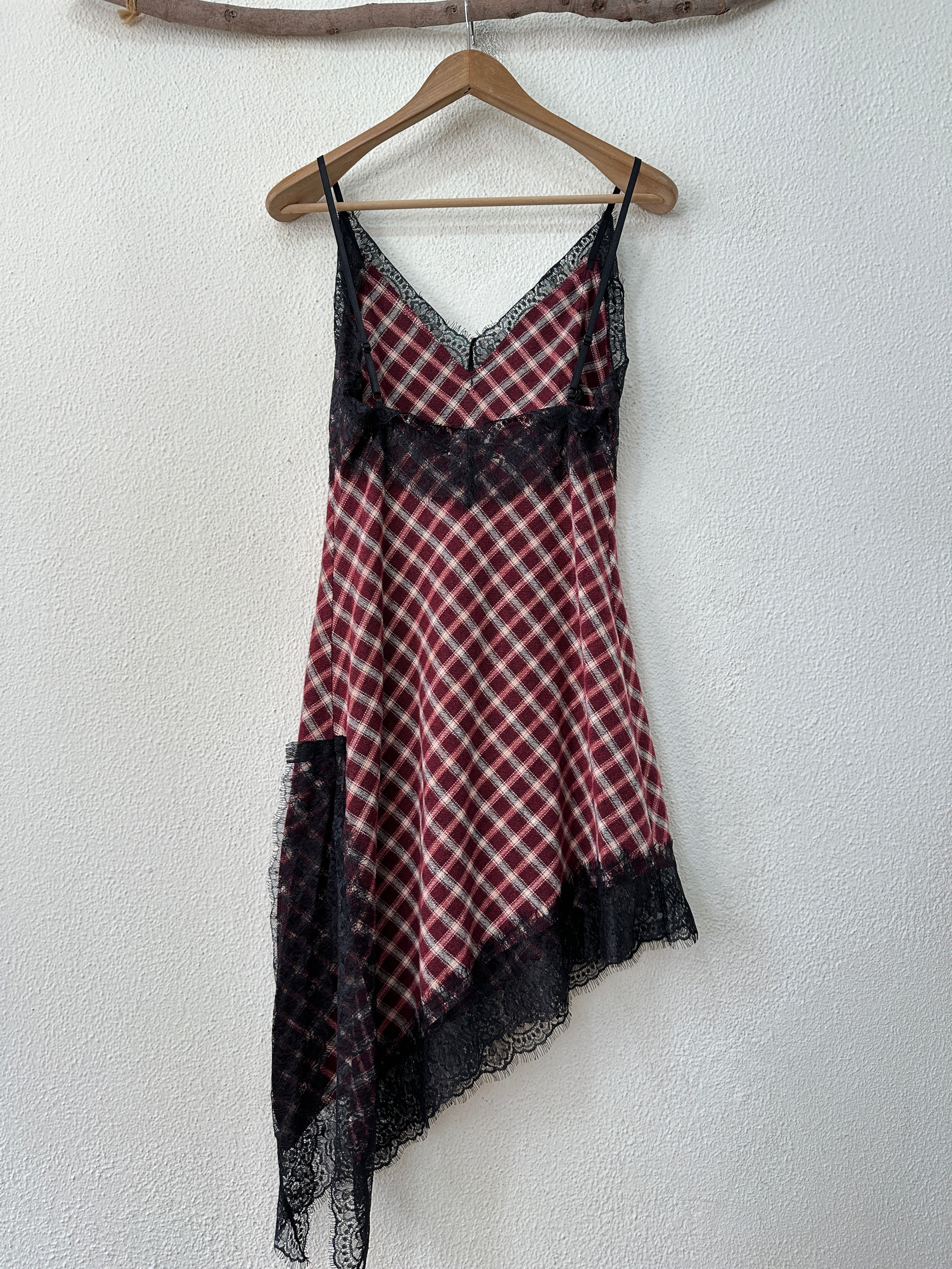 Vestido assimétrico de flanela c/ renda YOHANNA