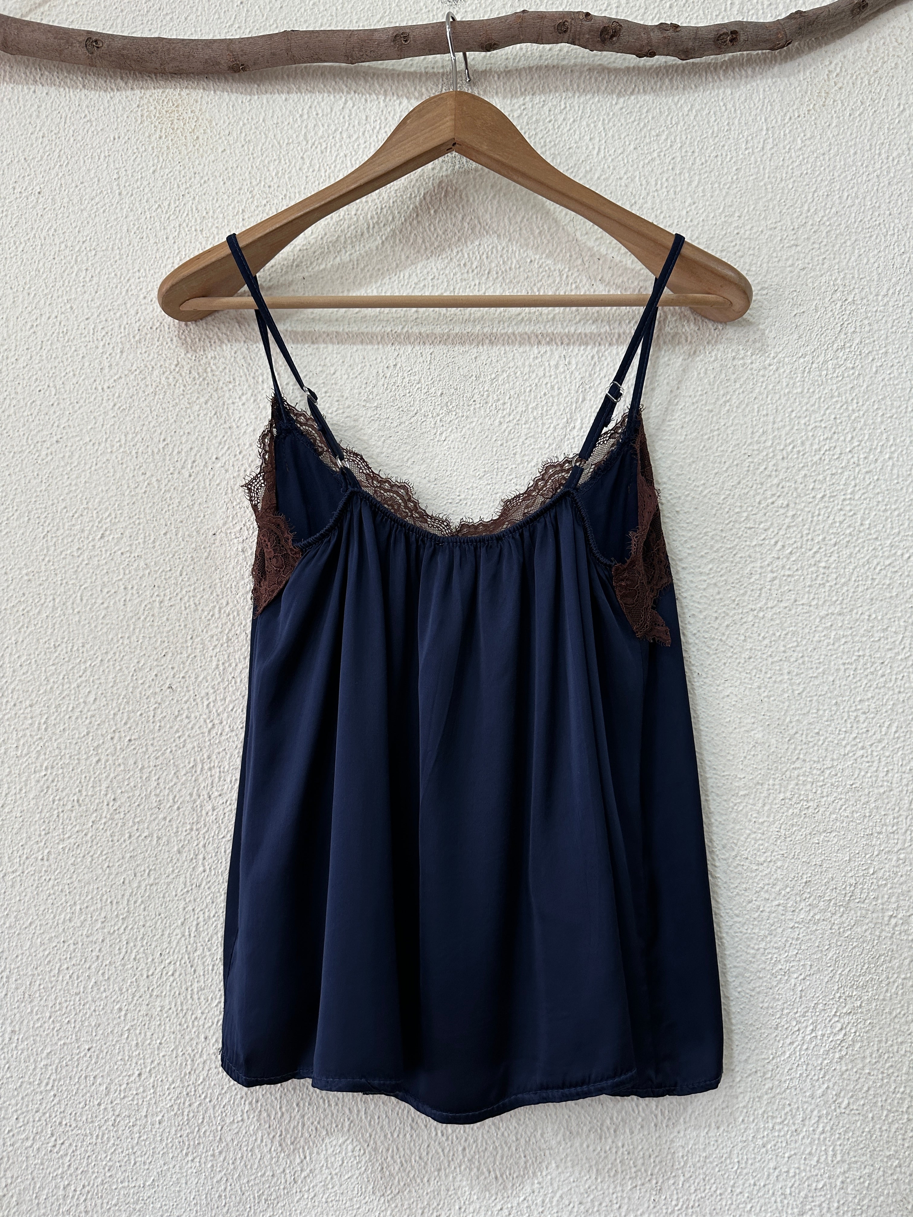 Top acetinado c/ renda ABUNDANCE