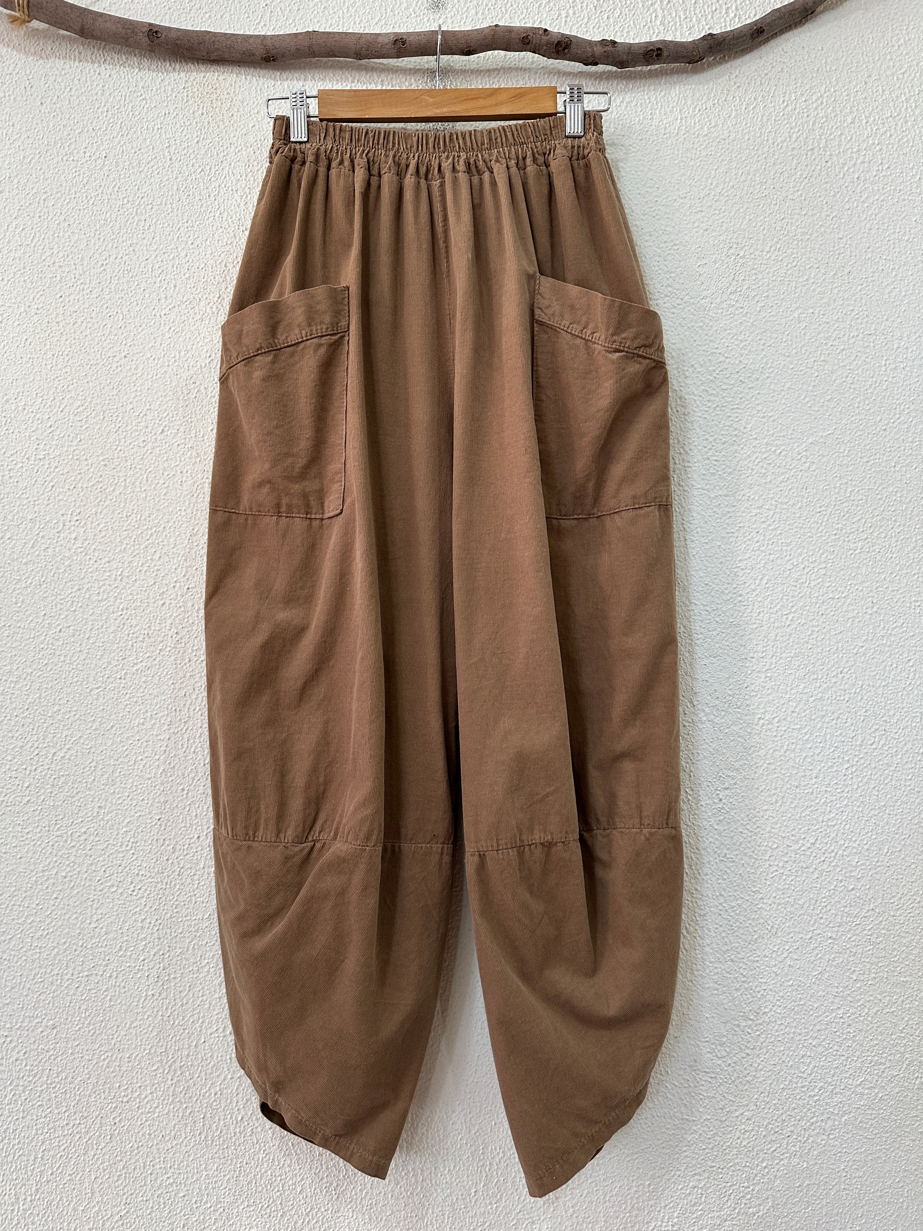 Calças baggy em microbombazina c/ bolsos HARLEM