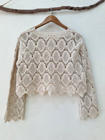 Load image in the gallery viewer,Camisola curta em crochet DESIRE
