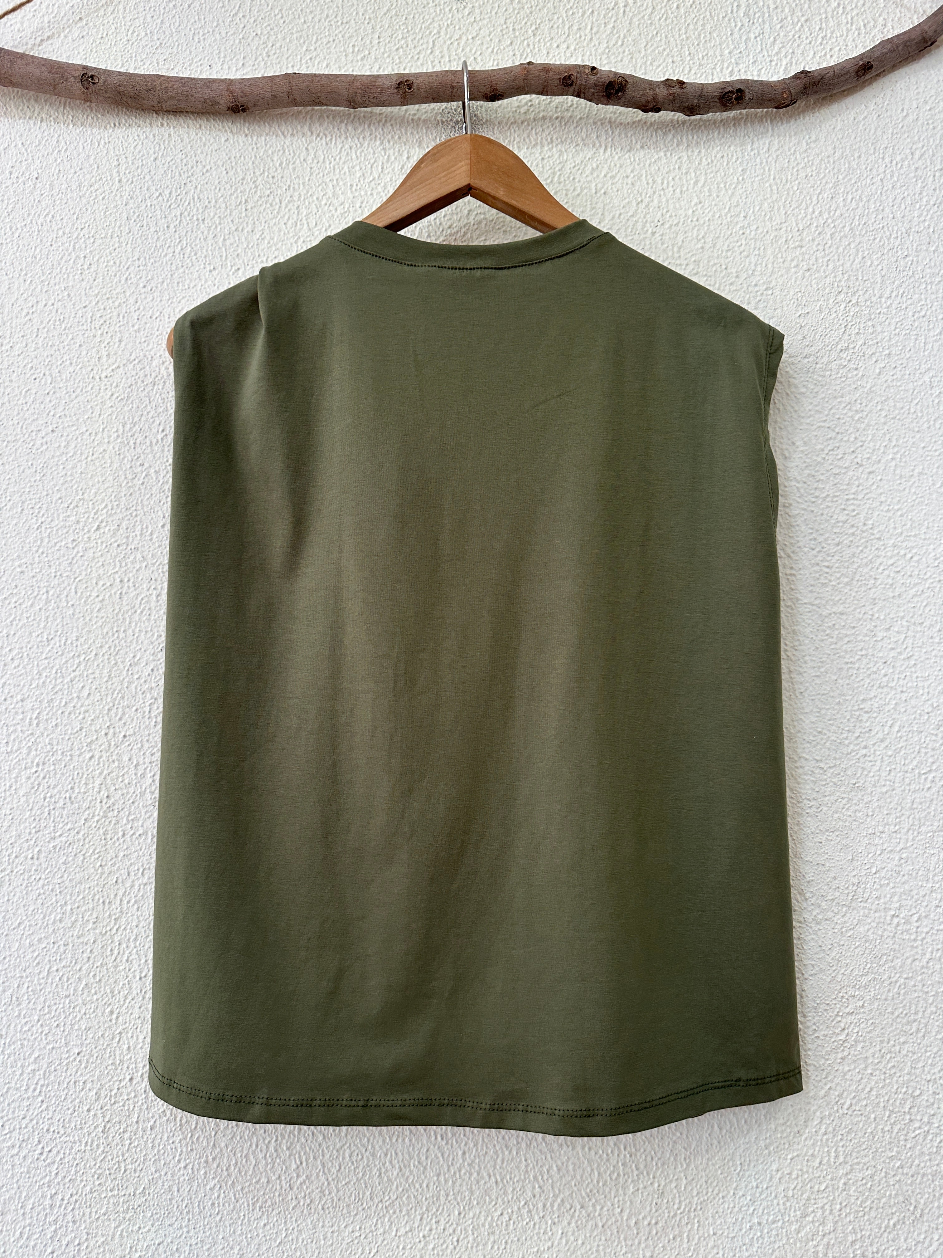 Top c/ detalhe dourado MAELIS