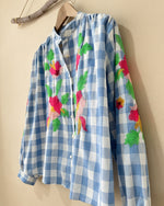 Carregar imagem no visualizador da galeria, Camisa bordada DOLLY
