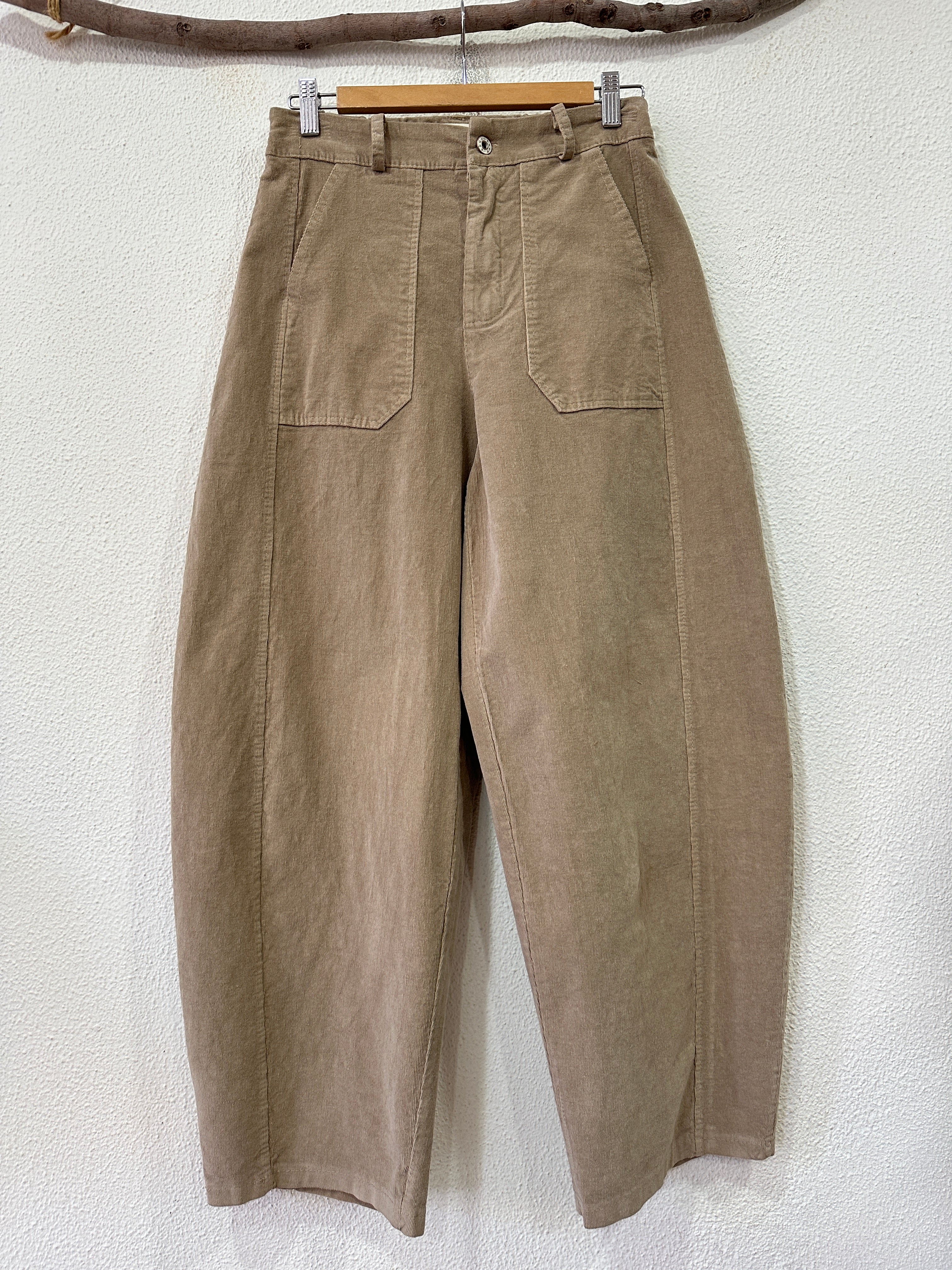 Calças estilo baggy em microbombazina MUNICH