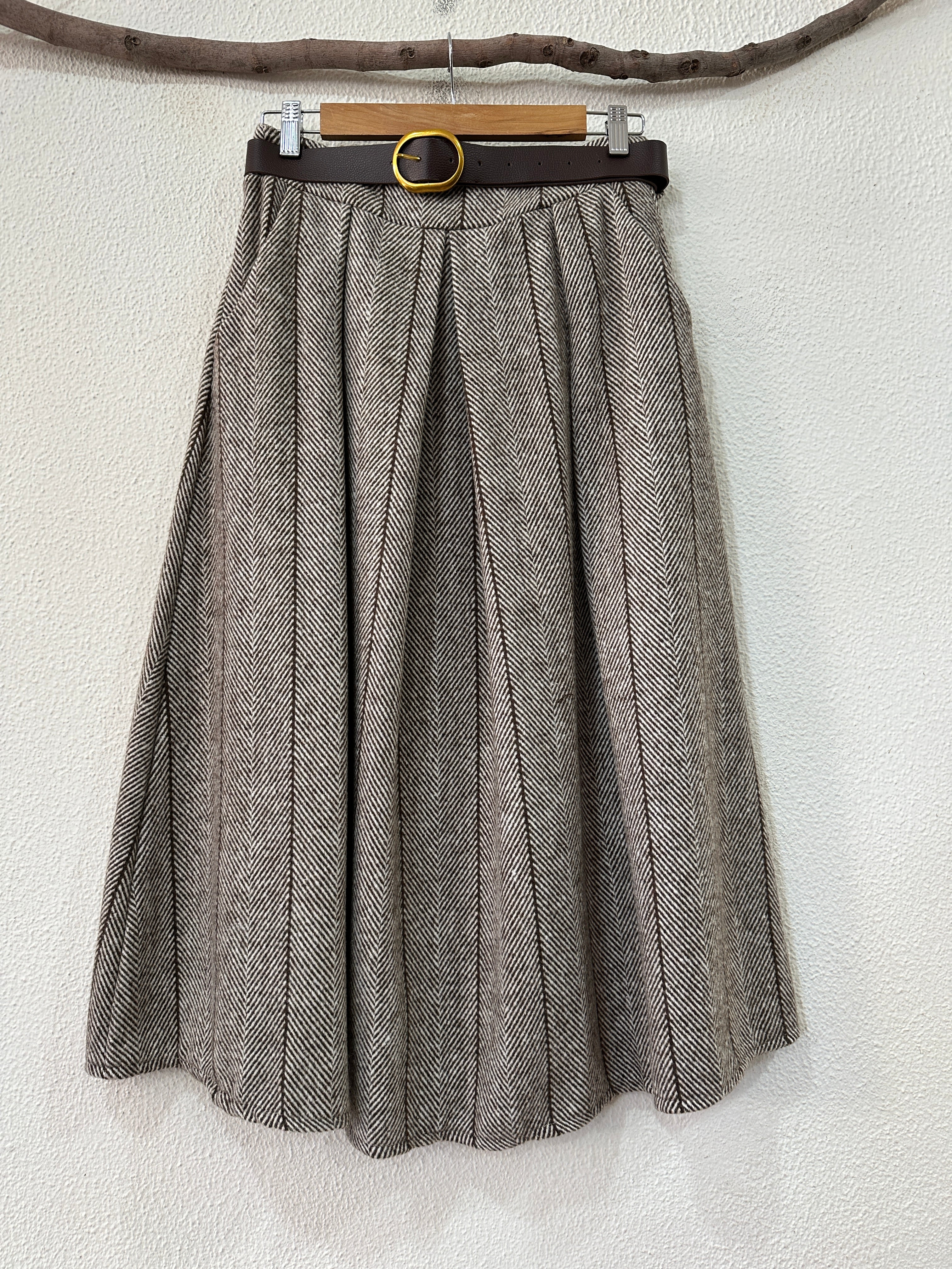 Saia em fazenda c/ bolsos CORIANDER