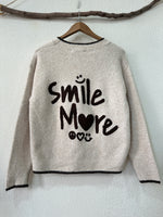Load image in the gallery viewer,Casaco de malha bordado SMILE MORE
