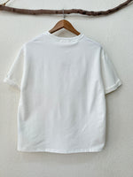 Load image in the gallery viewer,T-shirt comfort fit bordada LOVELY
