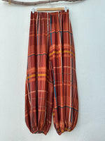 Load image in the gallery viewer,Calças bombachas BROOKLYN
