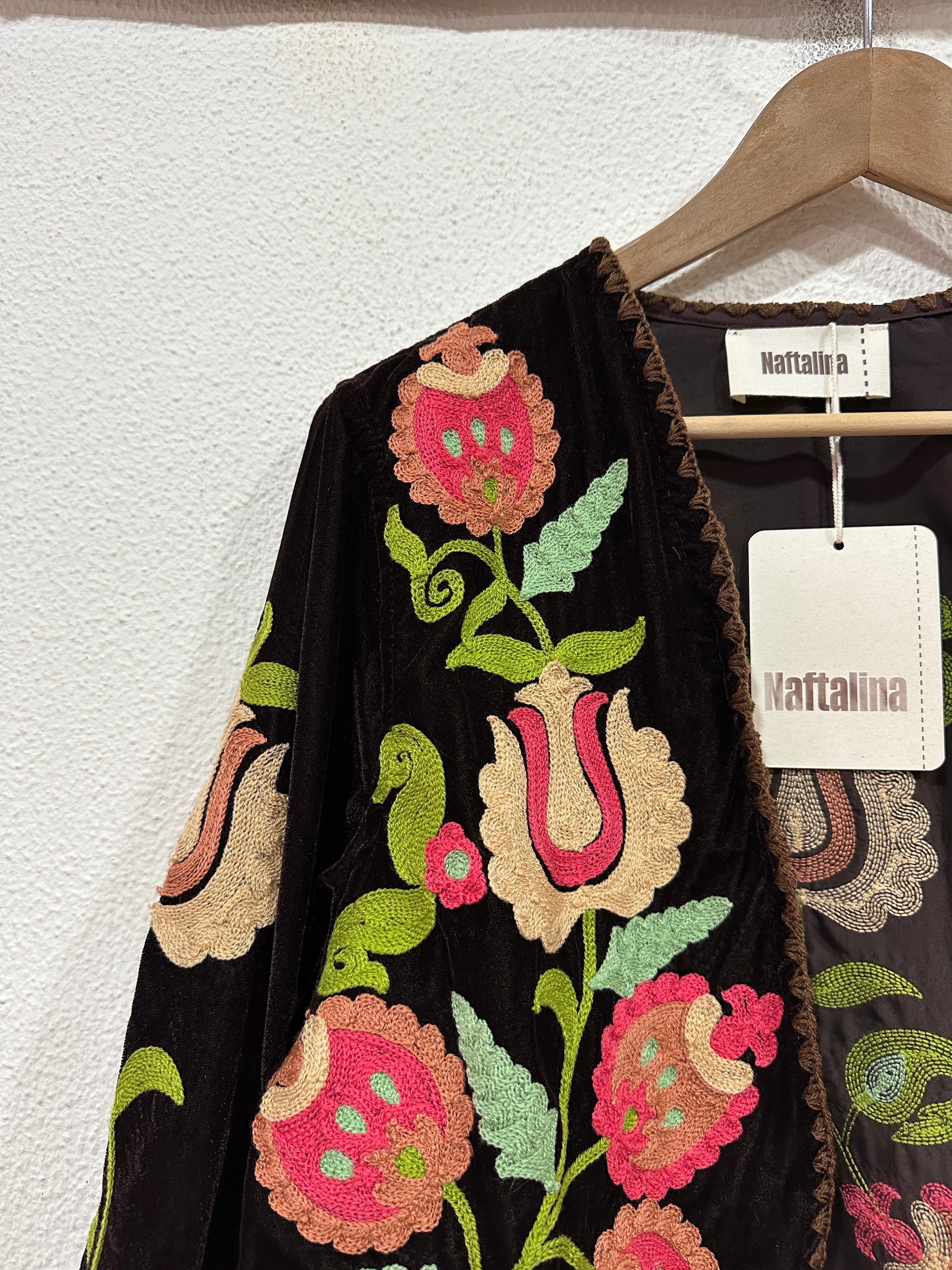 Casaco curto em veludo bordado KERALA