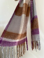 Load image in the gallery viewer,Cachecol c/franjas AUTUMN
