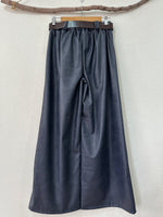 Carregar imagem no visualizador da galeria, Pantalonas em ecopele BRUNI
