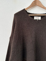 Carregar imagem no visualizador da galeria, Camisola de malha assimétrica c/renda CATHERINE
