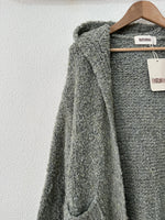 Load image in the gallery viewer,Casaco em malha encaracolada c/ bolsos e capuz WISDOM
