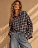 Load image in the gallery viewer,Camisa oversize em flanela AURORA
