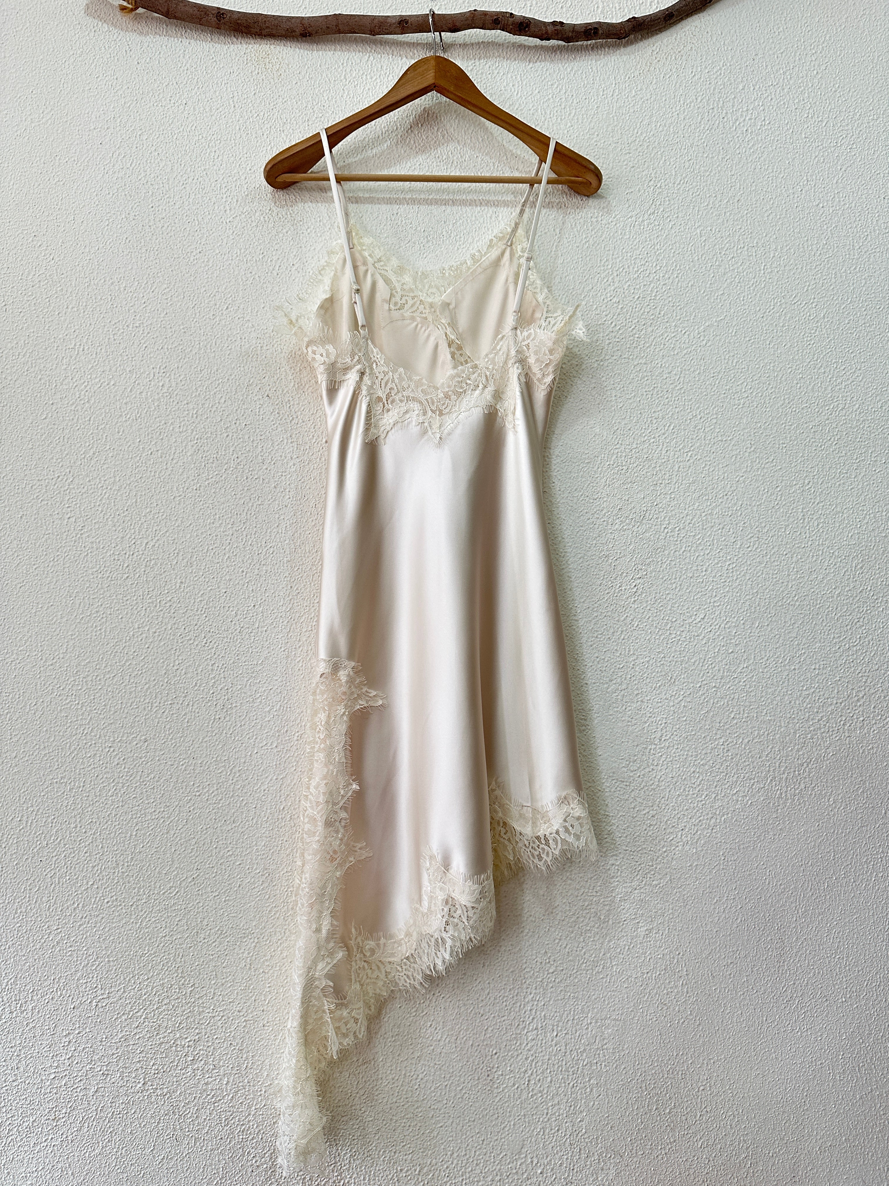 Top/ vestido assimétrico acetinado MUSE