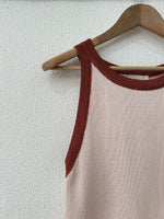 Load image in the gallery viewer,Top de malha em contraste EVIE
