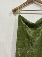 Carregar imagem no visualizador da galeria, Vestido aveludado c/decote drapeado SPINEL
