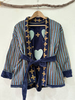 Load image in the gallery viewer,Kimono em veludo bordado NAVY ALICE
