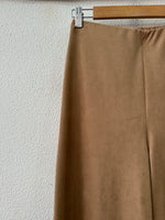 Load image in the gallery viewer,Pantalonas em suede COYOTE
