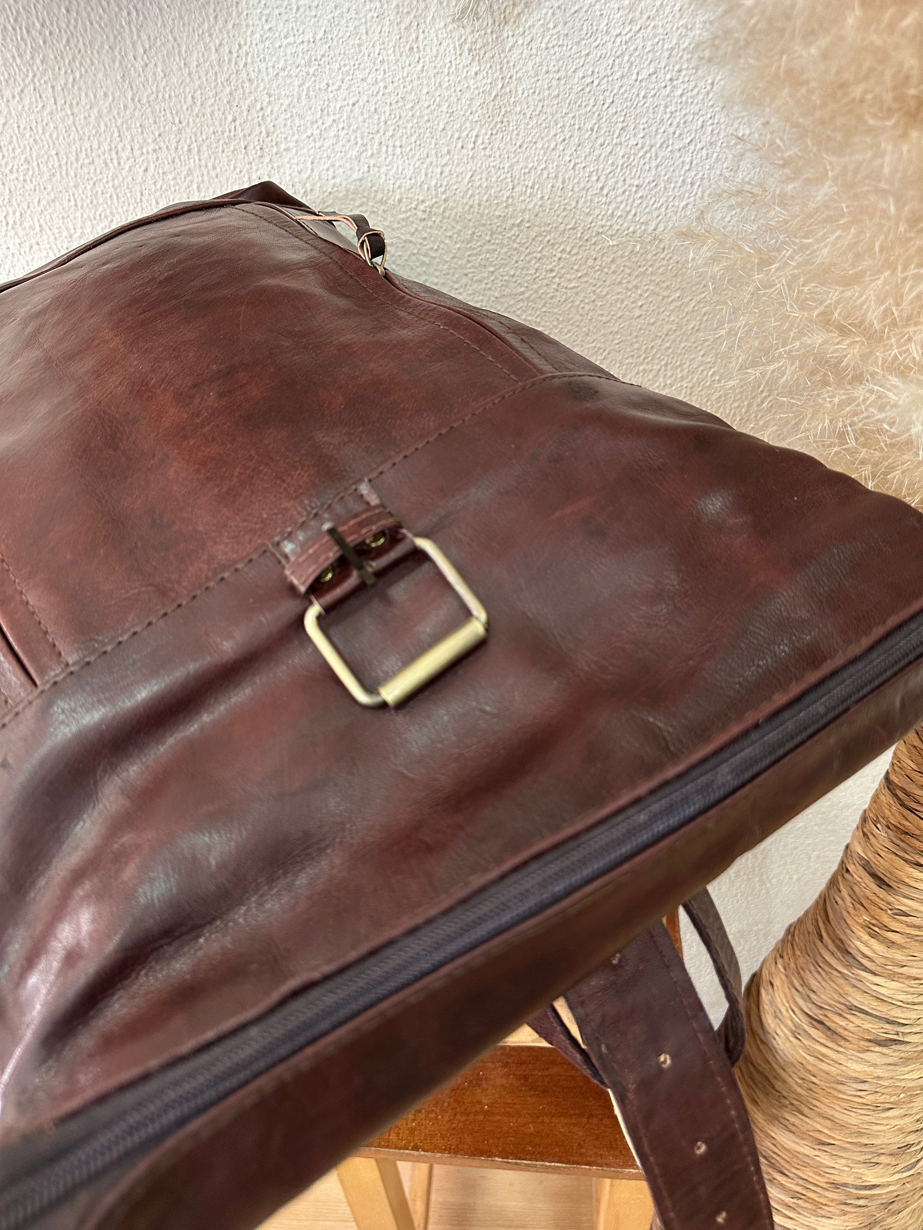 Mochila em pele c/ bolsos exteriores MEMPHIS