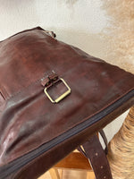 Carregar imagem no visualizador da galeria, Mochila em pele c/ bolsos exteriores MEMPHIS
