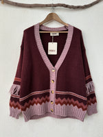 Load image in the gallery viewer,Casaco de malha c/ detalhe de franjas GIFT
