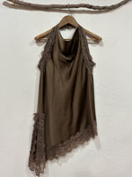 Carica l&#39;immagine nel visualizzatore della galleria,Top em cetim c/rendas e decote em halter SANDIE
