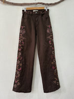 Load image in the gallery viewer,Calças de sarja bordadas SIENNA
