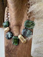 Carregar imagem no visualizador da galeria, Colar curto CLOVE
